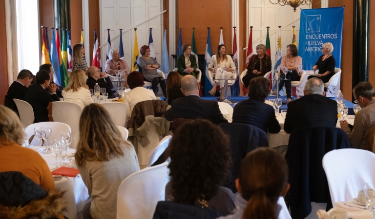 Periodistas de uno y otro lado del Atlántico anali...